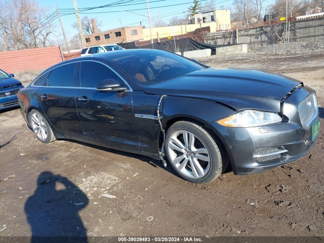 2013 JAGUAR XJ SAJWJ2GD2D8V52457 Photo 0