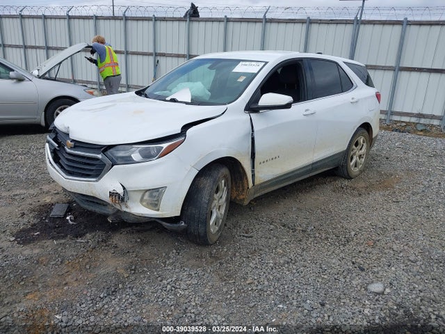 Chevrolet EQUINOX LT 2018 2GNAXKEX7J6230202 Image 2