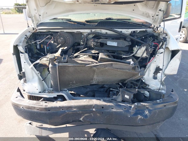 Chevrolet Express 2500 Work Van 2018 1GCWGAFP8J1224662 Image 10