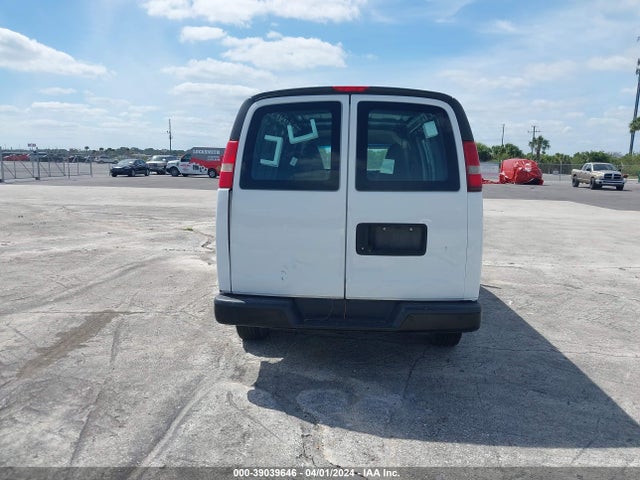 Chevrolet Express 2500 Work Van 2018 1GCWGAFP8J1224662 Image 16