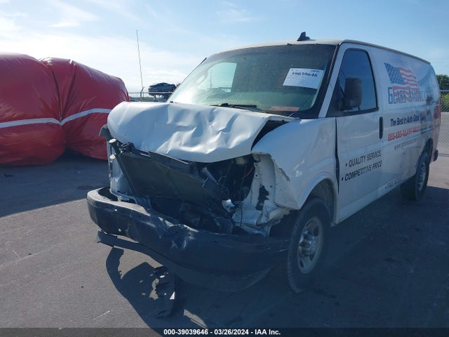 Chevrolet Express 2500 Work Van 2018 1GCWGAFP8J1224662 Image 17