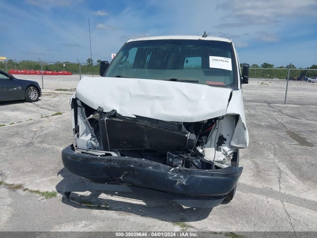 Chevrolet Express 2500 Work Van 2018 1GCWGAFP8J1224662 Image 6