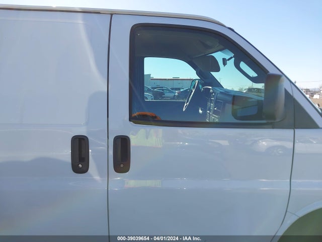 Chevrolet Express 2500 Work Van 2017 1GCWGAFF0H1145763 Image 13