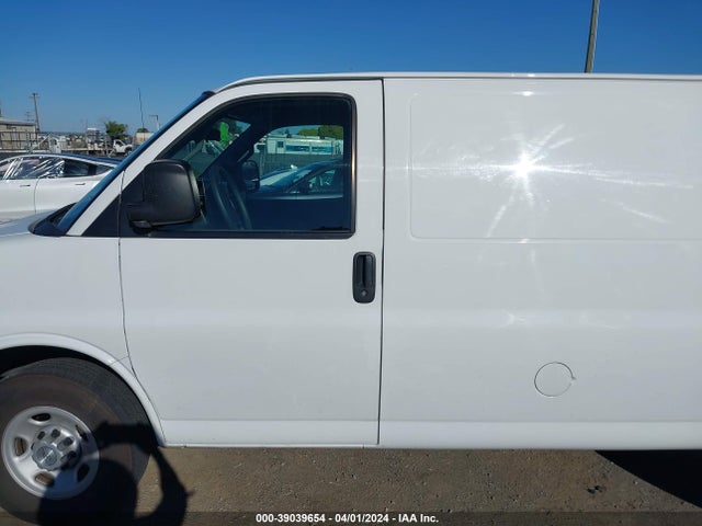 Chevrolet Express 2500 Work Van 2017 1GCWGAFF0H1145763 Image 14