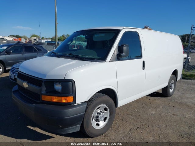 Chevrolet Express 2500 Work Van 2017 1GCWGAFF0H1145763 Image 2