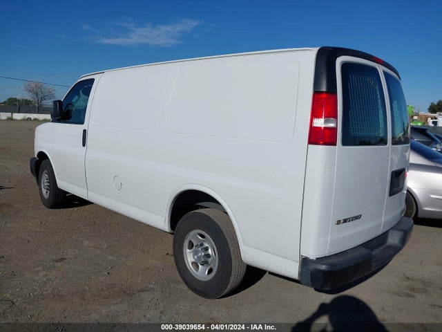 Chevrolet Express 2500 Work Van 2017 1GCWGAFF0H1145763 Image 3