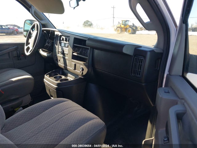 Chevrolet Express 2500 Work Van 2017 1GCWGAFF0H1145763 Image 5
