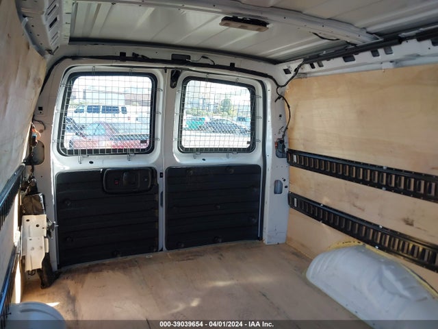 Chevrolet Express 2500 Work Van 2017 1GCWGAFF0H1145763 Image 8