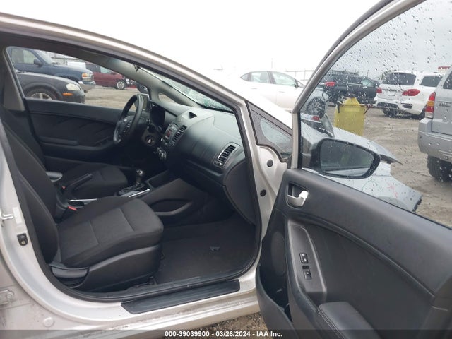 KIA FORTE LX 2018 3KPFK4A74JE227899 Image 5