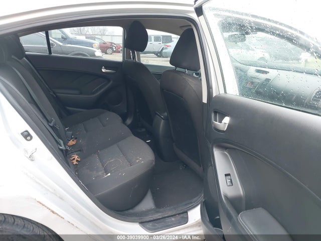 KIA FORTE LX 2018 3KPFK4A74JE227899 Image 8
