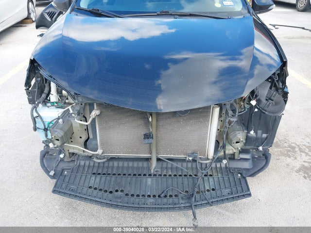 Toyota COROLLA SE 2017 5YFBURHE8HP600395 Image 6