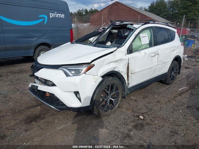 Toyota RAV4 SE 2016 JTMJFREV3GJ077820 Image 2