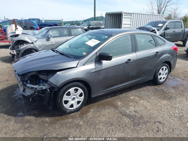 Ford FOCUS S 2018 1FADP3E26JL226137 Image 2
