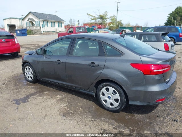 Ford FOCUS S 2018 1FADP3E26JL226137 Image 3