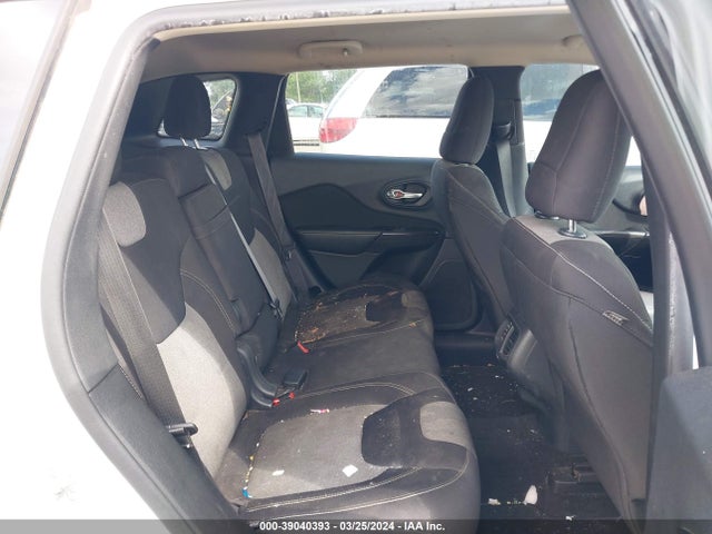 1C4PJLCB4EW292735 Jeep Cherokee Altitude