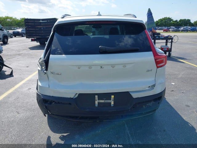 Volvo Xc40 B4 Ultimate Dark Theme 2023 YV4K92HM2P2045678 Image 17