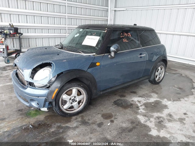 2010 MINI COOPER WMWMF3C54ATZ62906 Photo 1