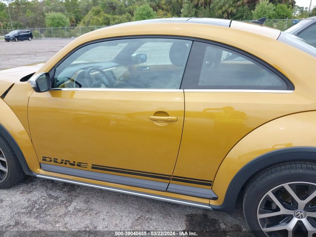 Volkswagen Beetle 1.8t Dune 2017 3VWS17AT9HM631164 Image 14