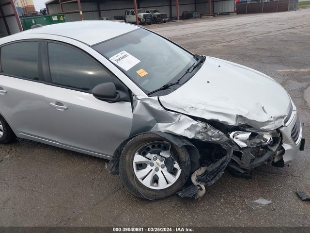 Chevrolet Cruze Ls Auto 2015 1G1PA5SH8F7128667 Image 6