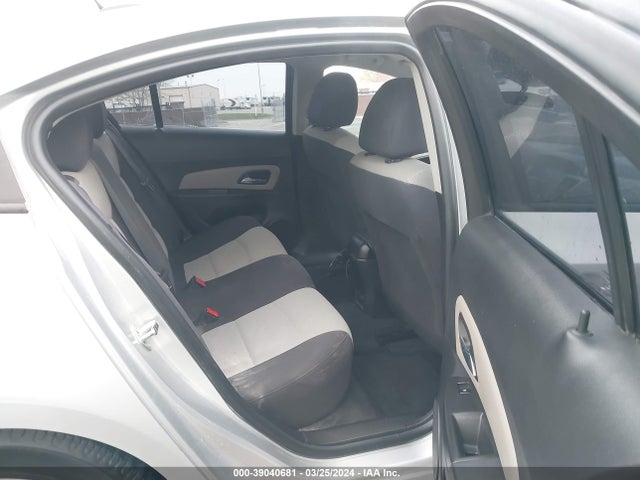 Chevrolet Cruze Ls Auto 2015 1G1PA5SH8F7128667 Image 8