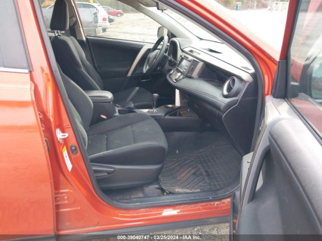 2T3WFREV3FW227219 Toyota Rav4 Xle