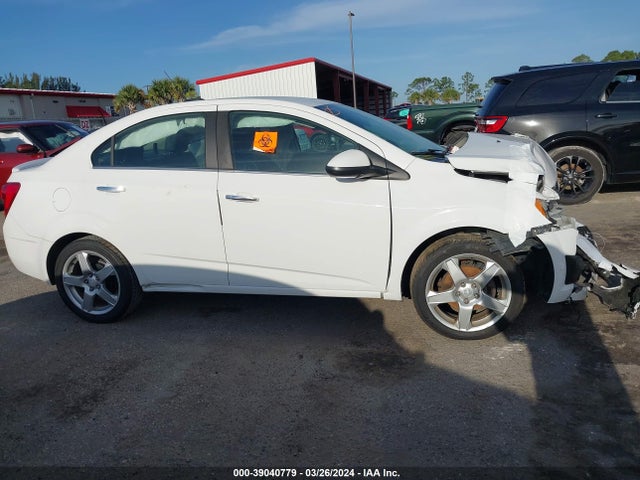 Chevrolet Sonic Ltz Auto 2015 1G1JE5SB7F4184817 Image 12