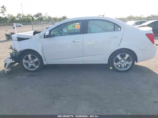 Chevrolet Sonic Ltz Auto 2015 1G1JE5SB7F4184817 Image 13