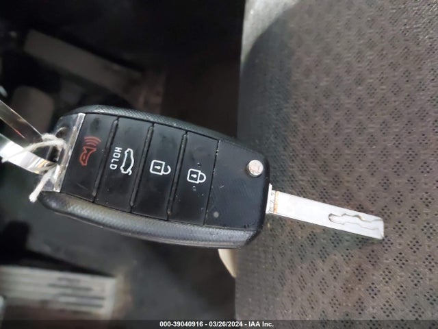 KIA Optima Lx 2018 5XXGT4L37JG253870 Image 11