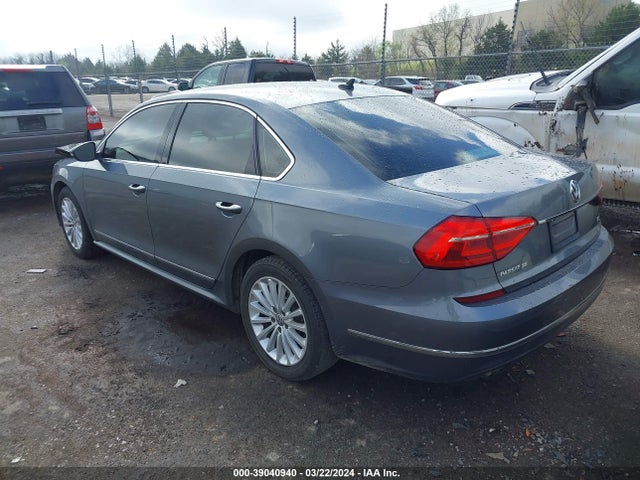 1VWBT7A38GC026935 Volkswagen Passat 1.8t Se