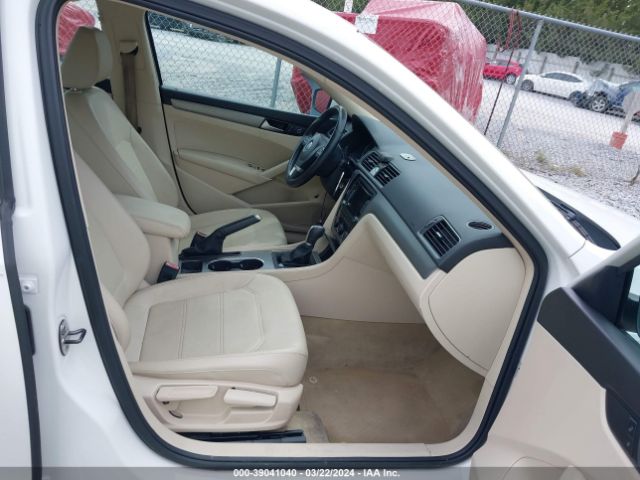 1VWBS7A34EC114042 Volkswagen Passat 1.8t Se