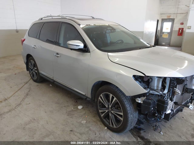 Nissan Pathfinder Platinum 2017 5N1DR2MM9HC642626 zdjęcie główne