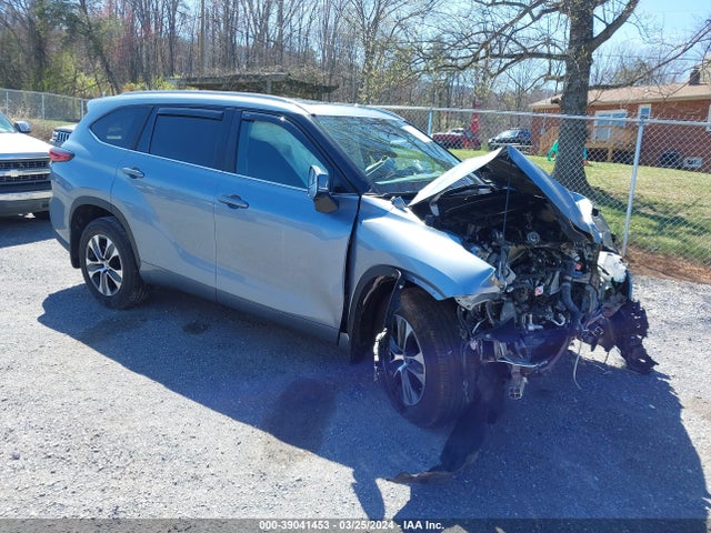 Toyota Highlander Xle 2023 5TDKDRBH9PS029461 Image 1