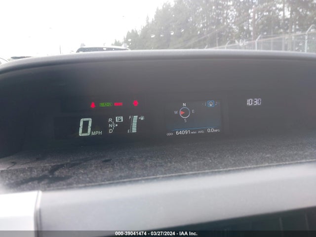 Toyota Prius V Three 2015 JTDZN3EU1FJ029631 Image 7