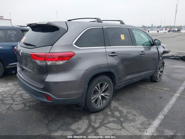 Toyota Highlander Le 2019 5TDZARFH3KS049828 Image 4