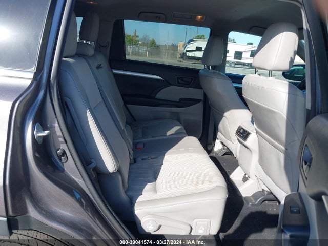 Toyota Highlander Le Plus V6 2015 5TDZKRFH7FS109936 Image 8