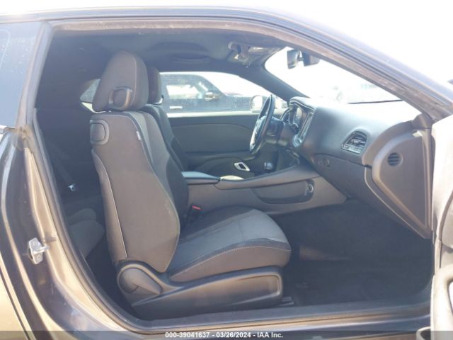 2C3CDZAG3FH878192 Dodge Challenger Sxt
