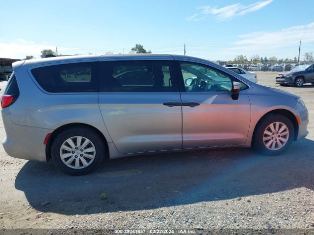 2C4RC1AG2JR148707 Chrysler PACIFICA L