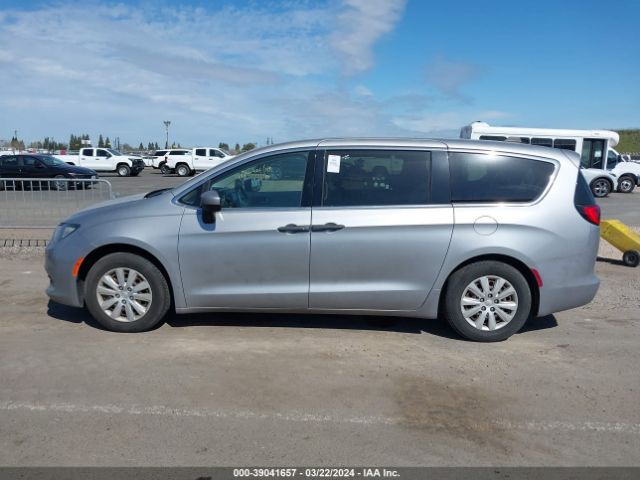 2C4RC1AG2JR148707 Chrysler PACIFICA L