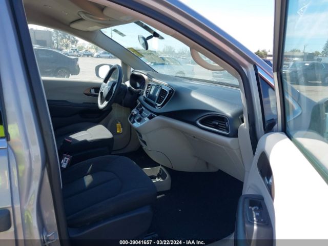 2C4RC1AG2JR148707 Chrysler PACIFICA L