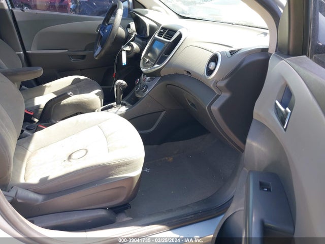 Chevrolet Sonic Lt Auto 2017 1G1JD5SB5H4131670 Image 5