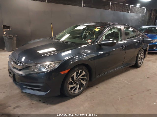 Honda CIVIC EX 2018 2HGFC2F72JH593330 Image 2