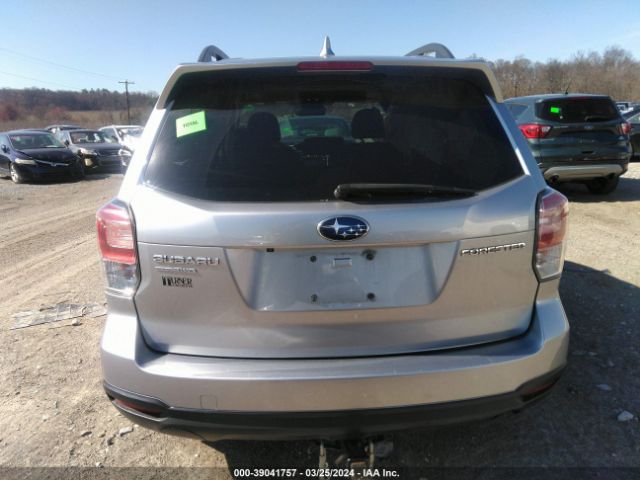 JF2SJAEC9JG468723 Subaru Forester 2.5i Premium