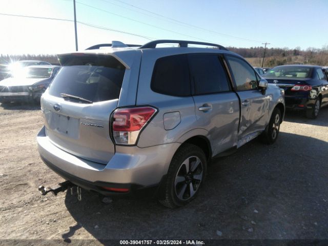 JF2SJAEC9JG468723 Subaru Forester 2.5i Premium