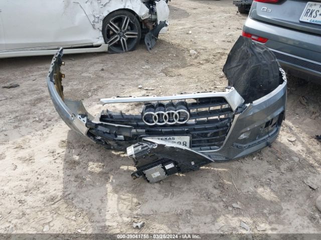 WA1GCCFS5HR003803 Audi Q3 2.0t Premium