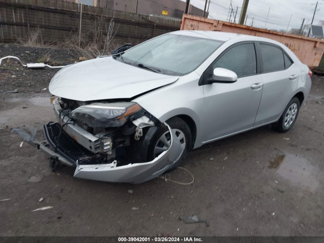Toyota COROLLA L 2017 5YFBURHE7HP570404 Image 2