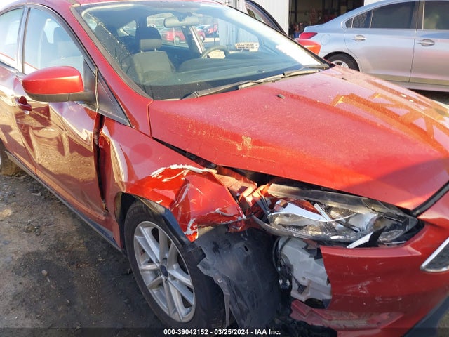 Ford FOCUS SE 2018 1FADP3K27JL245493 Image 6