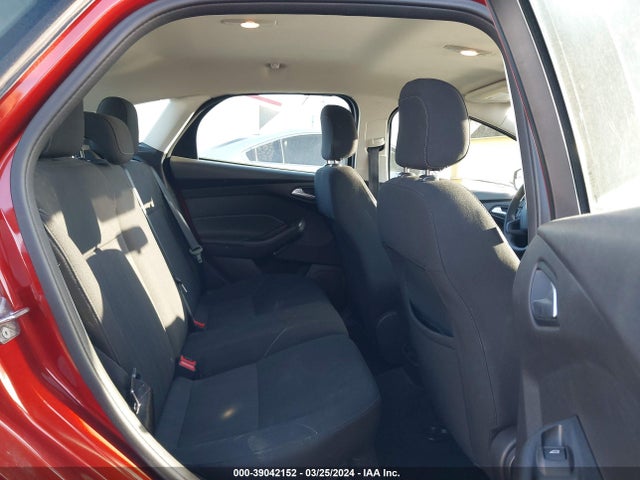 Ford FOCUS SE 2018 1FADP3K27JL245493 Image 8