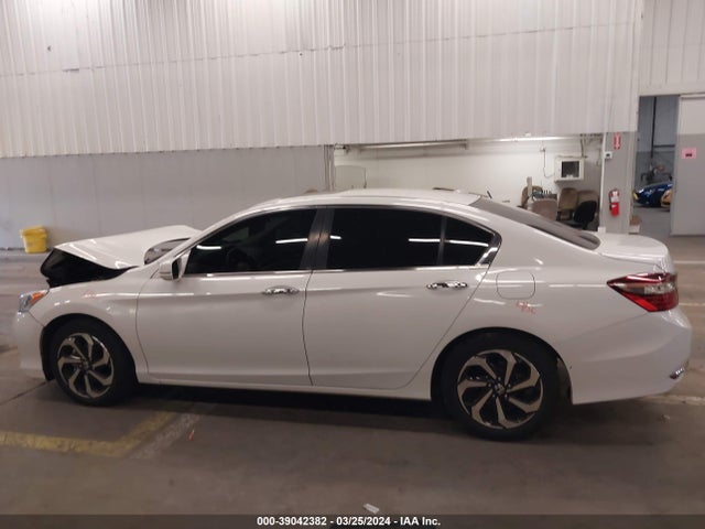 Honda ACCORD EXL 2017 1HGCR2F95HA202845 Image 15