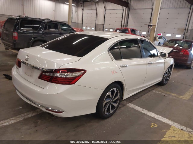 Honda ACCORD EXL 2017 1HGCR2F95HA202845 Image 4
