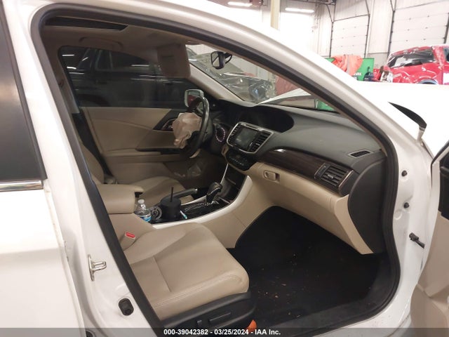 Honda ACCORD EXL 2017 1HGCR2F95HA202845 Image 5
